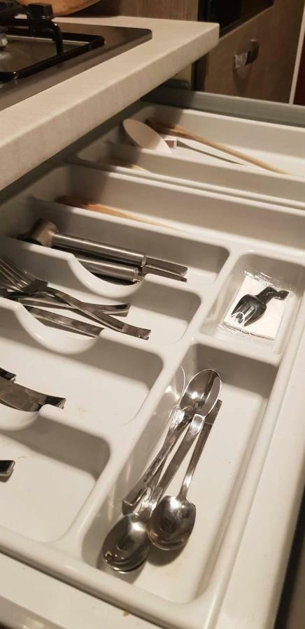 Helloguesthouse Olgiate Comasco Eksteriør bilde
