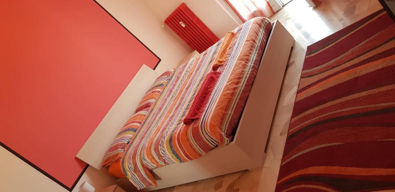Helloguesthouse Olgiate Comasco Eksteriør bilde